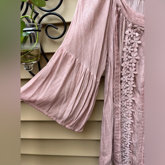 POL Pink Distressed Lace Top, size L - Picture 2 of 7